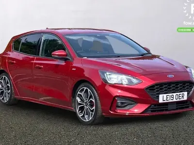 Used Ford Focus ST-Line X 125 HP (91 kW) 2019 Red Hatchback