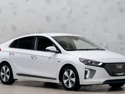 Begagnad Hyundai Ioniq Premium SE 141 HK (103 kW) 2018 Vit Halvkombi