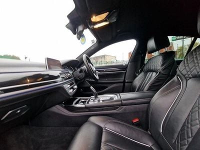 Used BMW 730 M Sport 265 HP (194 kW) 2019 Black Sedan