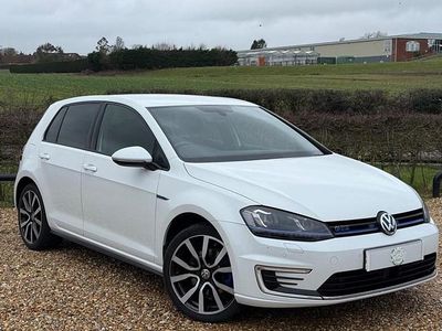 White Used 2015 VW Golf VII GTE Hatchback | £11,127 (Fair price)