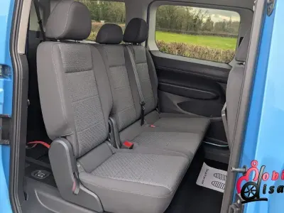 Used Ford Grand Tourneo Connect Titanium 122 HP (89 kW) 2024 Metallic blue MPV