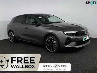 Begagnad Vauxhall Astra 114 kW (156 HK) 2025 Halvkombi