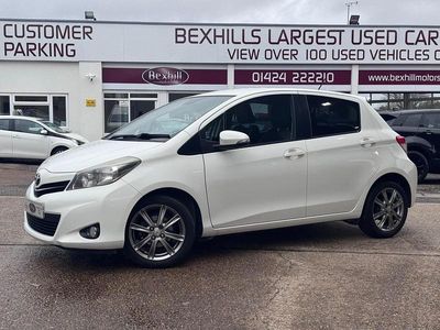Used Toyota Yaris SR 99 HP (72 kW) 2013 White Hatchback