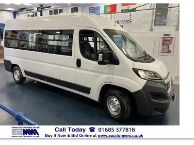 Gebraucht Peugeot Boxer 130 PS (95 kW) 2017 Weiß Van