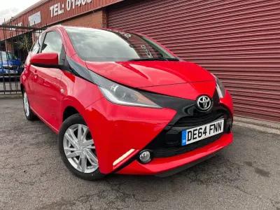 Used Toyota Aygo x-press 68 HP (50 kW) 2014 Red Hatchback