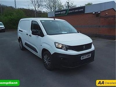 Used Peugeot Partner Premium 131 HP (96 kW) 2022 White MPV