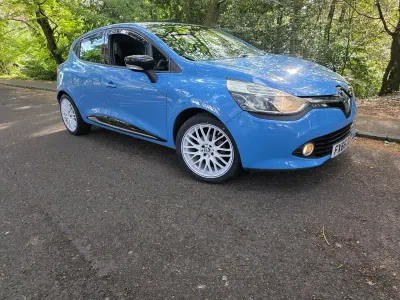 Begagnad Renault Clio IV Dynamique 90 HK (66 kW) 2016 Blå Halvkombi