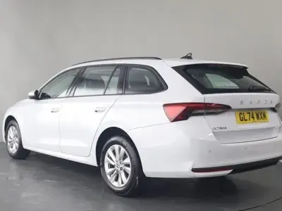 Used Skoda Octavia SE Technology 116 HP (85 kW) 2024 White Estate