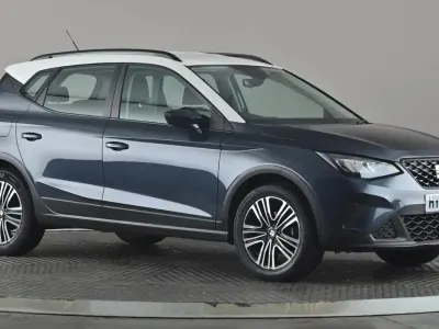 Begagnad Seat Arona SE Technology 95 HK (69 kW) 2022 Grå SUV