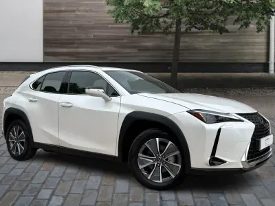 Usado Lexus UX 300e 150 kW (204 HP) 2025 Branco SUV