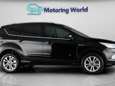 Używany Ford Kuga Titanium 182 KM (133 kW) 2018 Czarny SUV