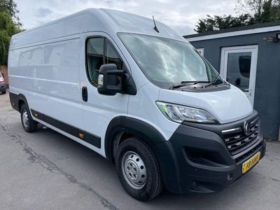 Used Vauxhall Movano 140 HP (102 kW) 2022 White MPV