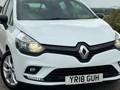 Used Renault Clio Play 110 HP (80 kW) 2018 White Hatchback