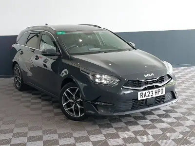 Używany Kia Ceed 158 KM (116 kW) 2023 Szary Hatchback