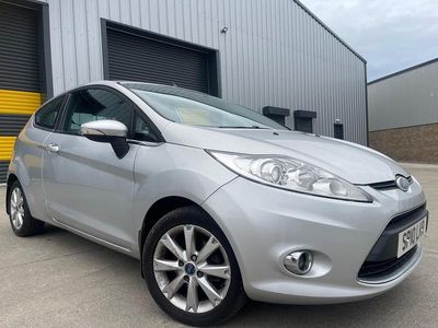 Used Ford Fiesta Zetec 82 HP (60 kW) 2010 Silver Hatchback