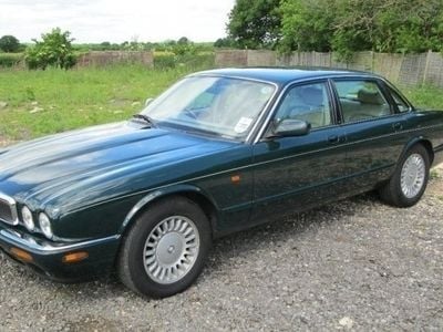 Jaguar XJ