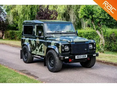 Used Land Rover Defender 122 HP (89 kW) 2013 Black Estate
