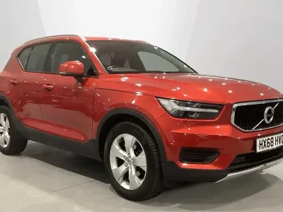 Usado Volvo XC40 Momentum 150 HP (110 kW) 2018 Vermelho SUV