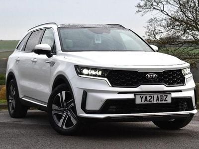 White Used 2021 Kia Sorento SUV | £32,901 (Fair price)