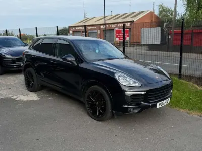 Usado Porsche Cayenne Platinum Edition 262 HP (192 kW) 2016 Preto SUV