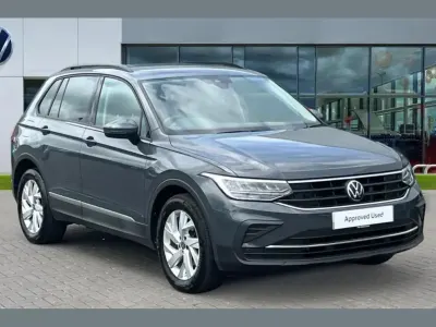 Second-hand VW Tiguan Life 147 CP (108 kW) 2023 Gri SUV