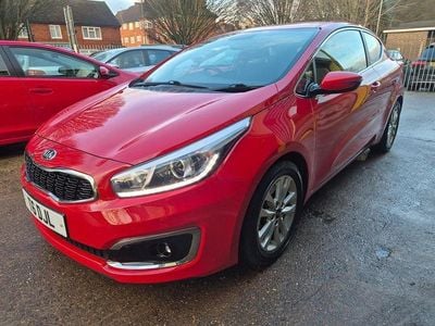 Used Kia ProCeed 2016 Red Hatchback