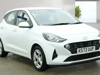 Gebraucht Hyundai i10 SE 67 PS (49 kW) 2023 Weiß Kleinwagen