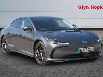Begagnad MG IM5 Performance 553 kW (752 HK) 2025 Silver Halvkombi
