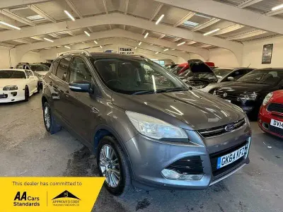 Usado Ford Kuga Titanium 163 CV (119 kW) 2014 Gris SUV