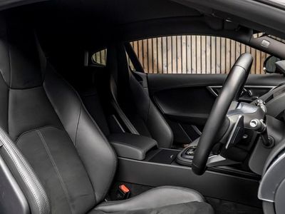 Used Jaguar F-Type R-Dynamic 300 HP (220 kW) 2024 Red Coupe