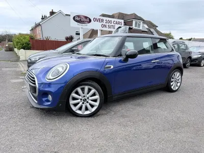 Używany Mini Cooper Classic 2018 Niebieski Hatchback
