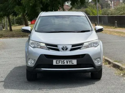 Used Toyota RAV4 Multidrive S 151 HP (111 kW) 2015 Silver SUV