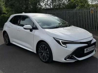 Used Toyota Corolla Design 138 HP (101 kW) 2023 White Hatchback