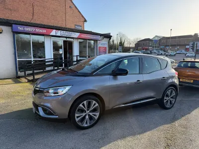 Used Renault Scénic III Dynamique 110 HP (80 kW) 2017 Black/grey MPV