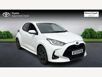 Used Toyota Yaris Design 2023 White Hatchback