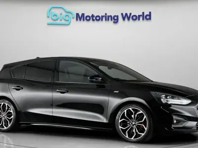 Używany Ford Focus ST-Line X 120 KM (88 kW) 2021 Czarny Hatchback