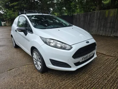 Used Ford Fiesta 75 HP (55 kW) 2016 White Hatchback