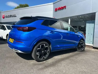 Second-hand Vauxhall Grandland X Elite 130 CP (95 kW) 2023 Albastru SUV