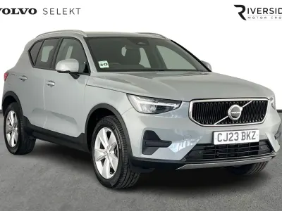 Usado Volvo XC40 Core 2023 Cinzento SUV