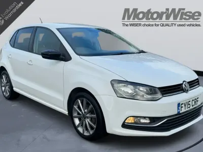 Begagnad VW Polo Design 75 HK (55 kW) 2015 Vit Halvkombi