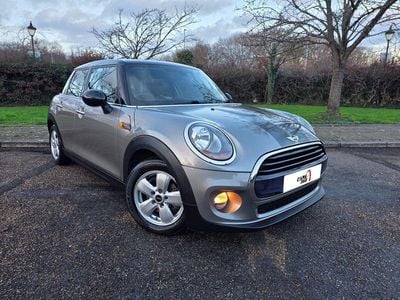 Silver Used 2016 Mini Cooper Hatch Hatchback | £6,595 (Good price)
