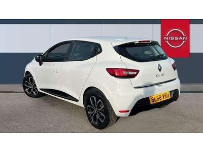 Used Renault Clio IV Play 76 HP (55 kW) 2018 White Hatchback