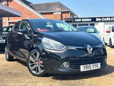 Used Renault Clio Dynamique 90 HP (66 kW) 2015 Black Hatchback