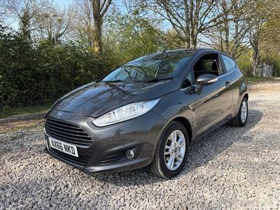 Used Ford Fiesta Zetec 82 HP (60 kW) 2017 Grey Hatchback
