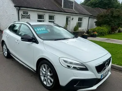 Used Volvo V40 CC Pro 120 HP (88 kW) 2017 Estate