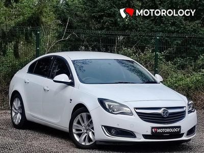 Used Vauxhall Insignia SRi 140 HP (102 kW) 2015 White Hatchback
