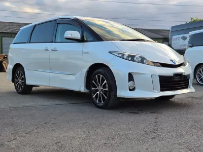 Used Toyota Estima Hybrid Premium 2014 White MPV