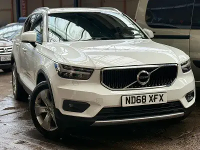 Used Volvo XC40 Momentum 156 HP (114 kW) 2018 White SUV