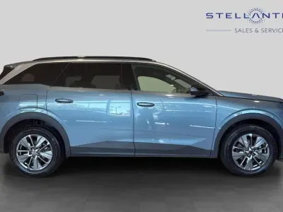 Used Peugeot 5008 Allure 143 HP (105 kW) 2025 Blue SUV