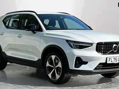 Usado Volvo XC40 Plus 163 CV (119 kW) 2025 Blanco SUV